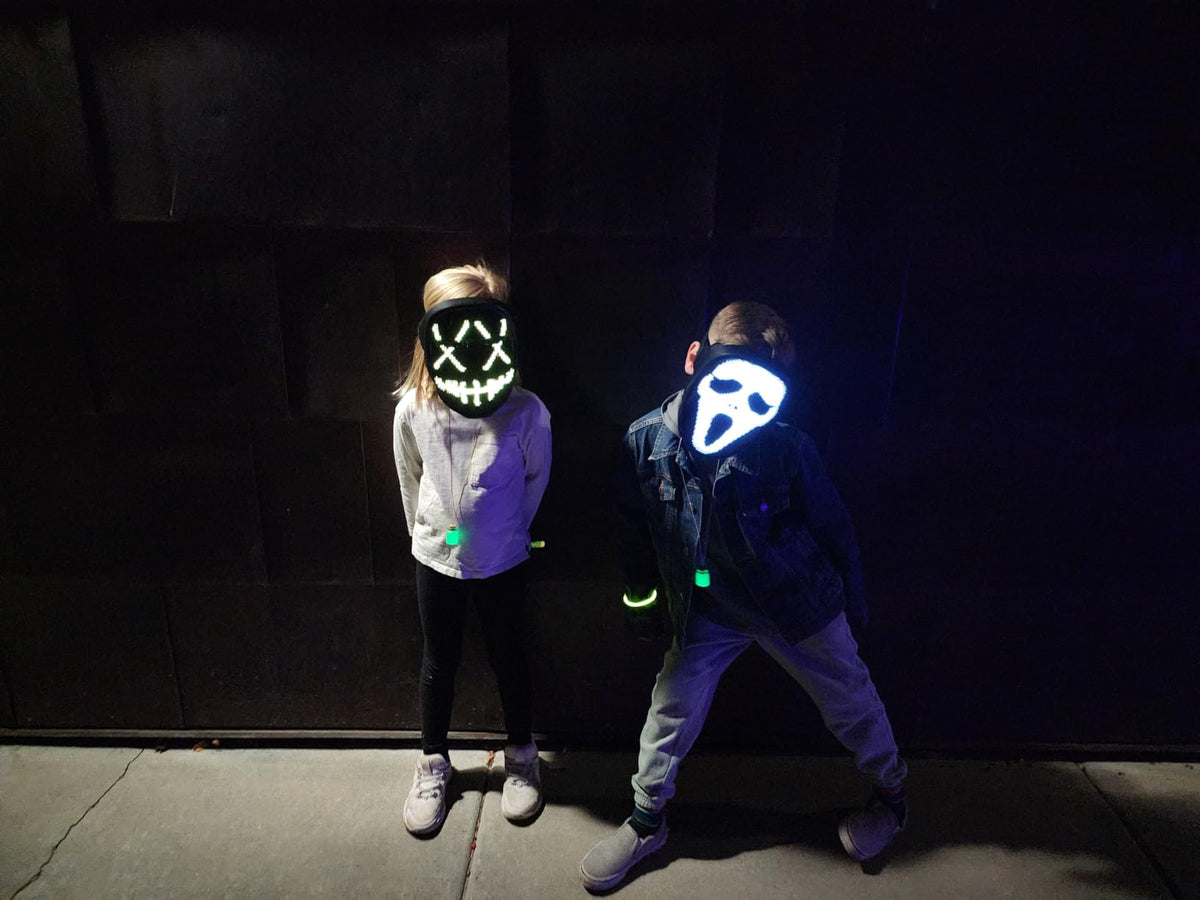 Novapix Matrix Mask costume photo 8